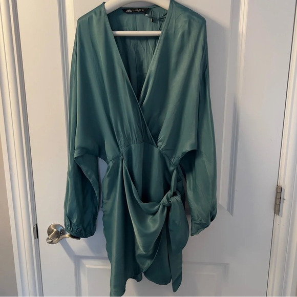 Zara SATIN EFFECT WRAP DRESS size S - Picture 6 of 11